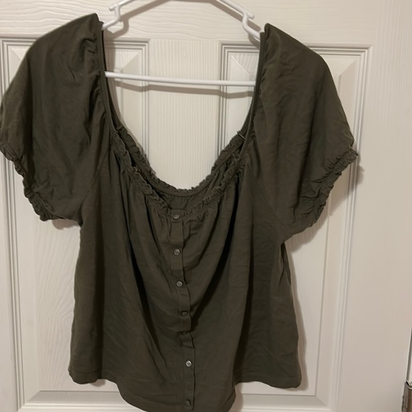 American Eagle Green Top - Picture 1 of 4